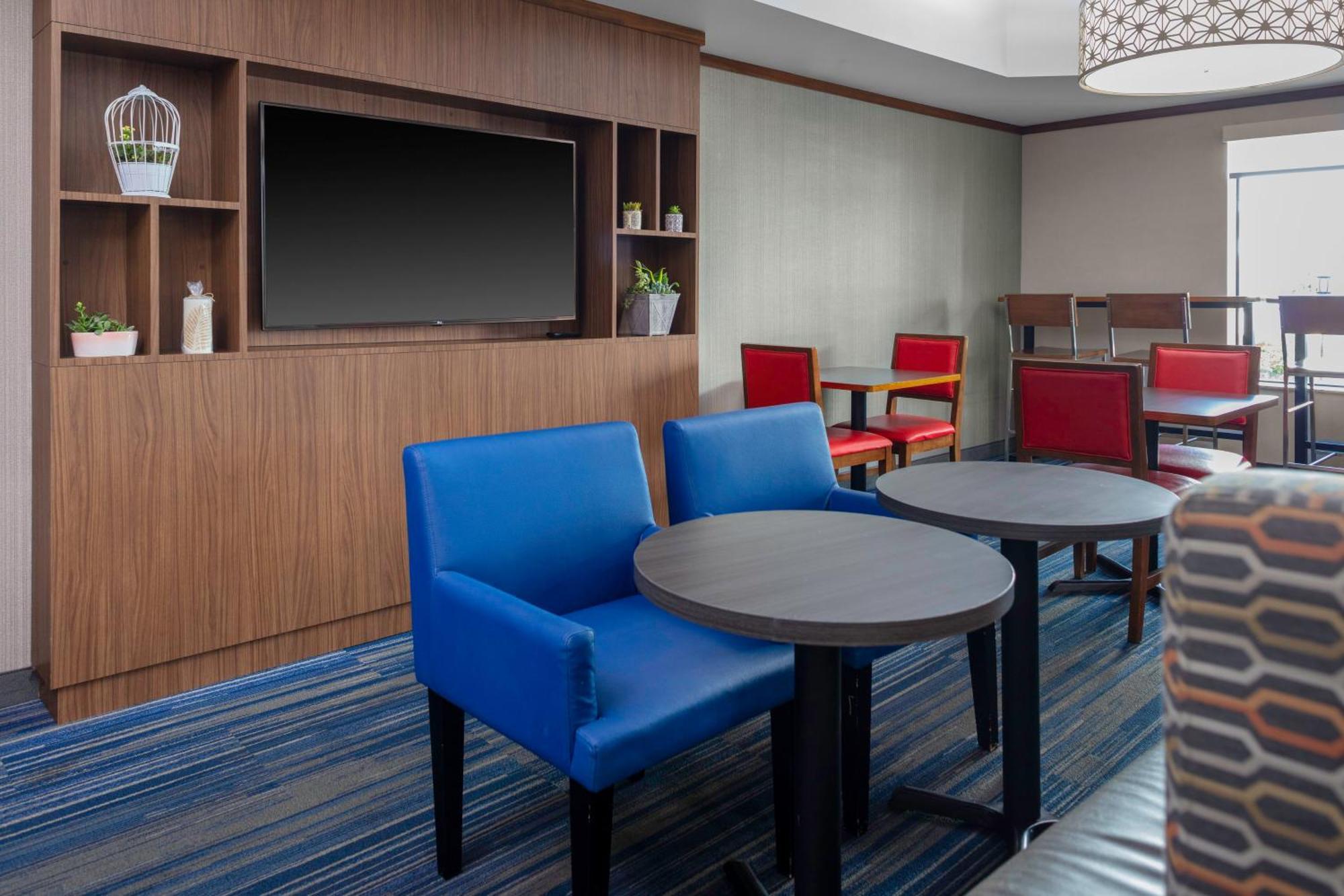 Holiday Inn Express & Suites Roanoke Rapids By Ihg Luaran gambar